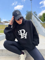 Μαύρο Φούτερ Hoodie με λευκό κεντητό Λογότυπο “Pq”